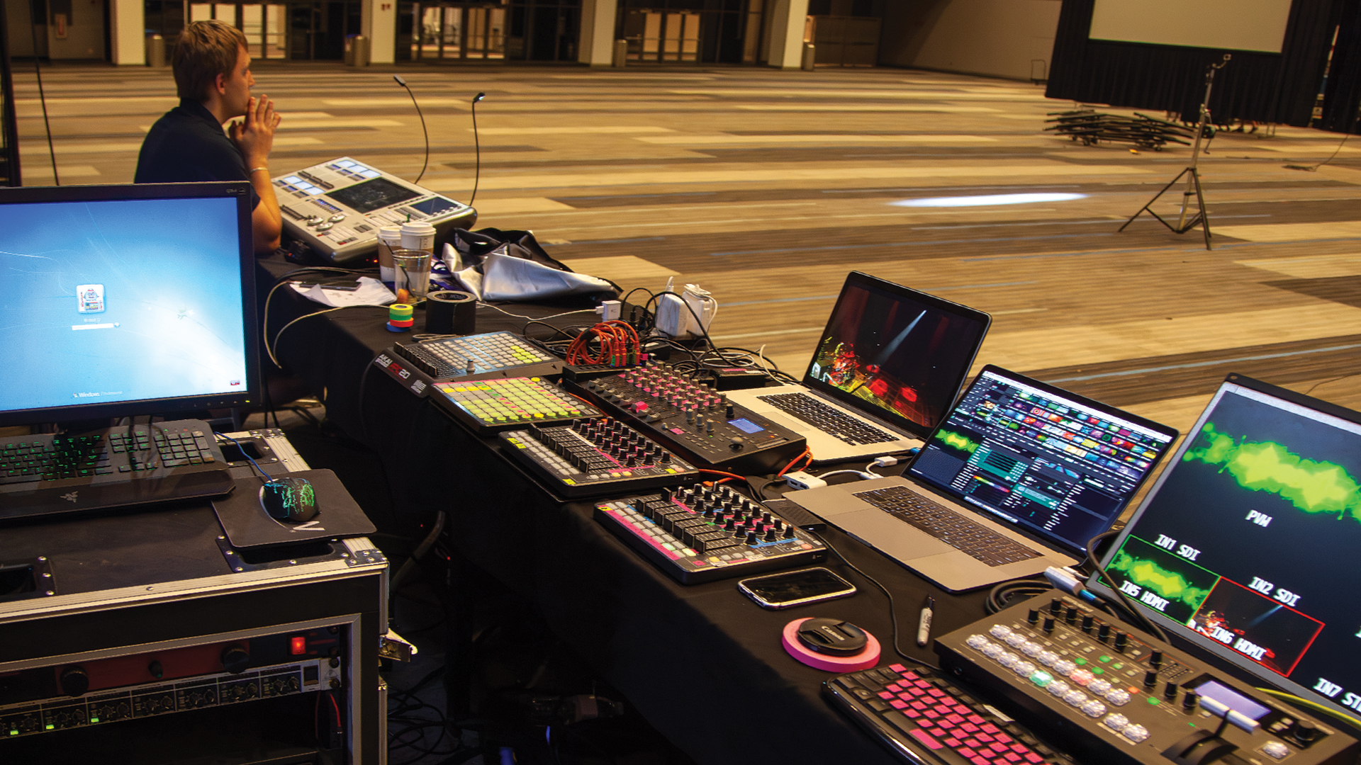 How Projectionists Align Multiple Projectors For One Image